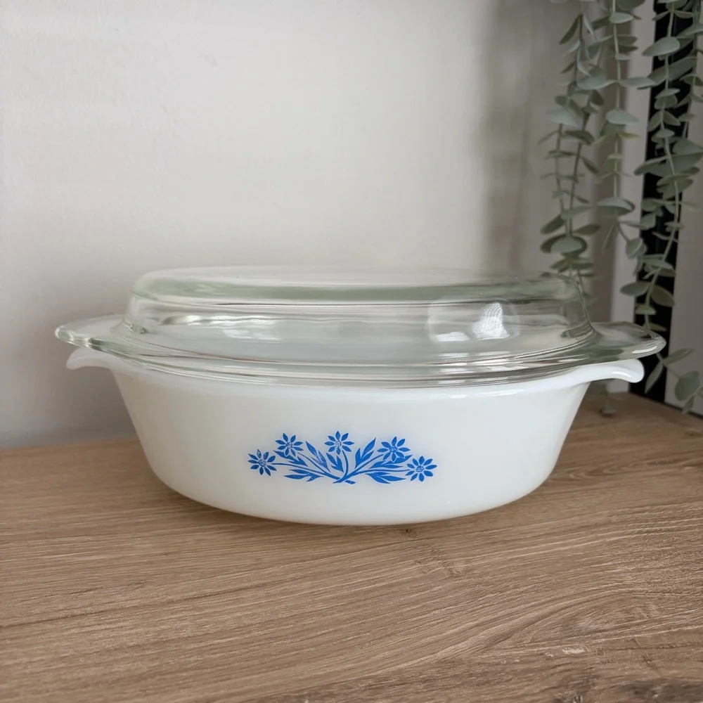 Vintage Anchor Hocking Fire King Milk Glass 1.5qt Casserole With Lid Cornflower